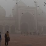 china ko delhi se sikhne ki zarurat hawa zehrili ho tab bhi chut rahe pathake