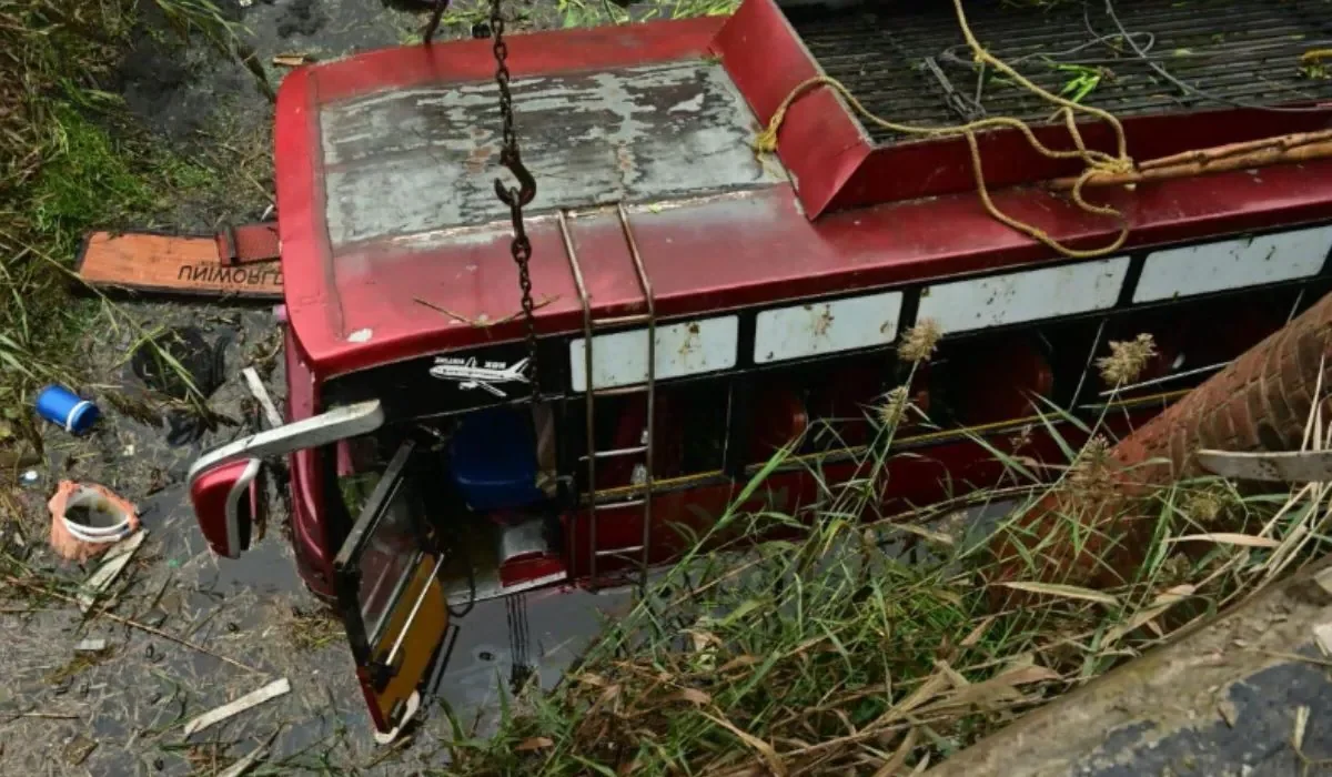 punjab bus falls off bridge amid heavy rain in bathinda 8 dead